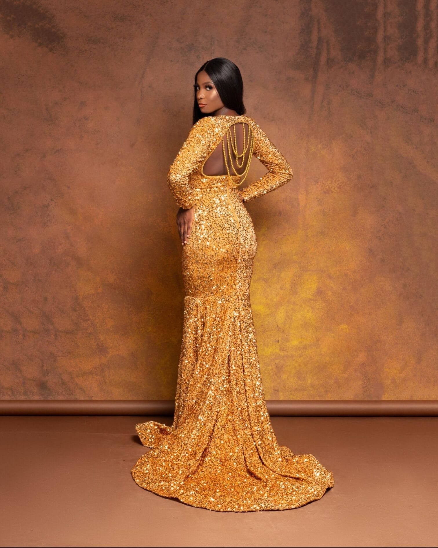 VEE Dress - Image 4