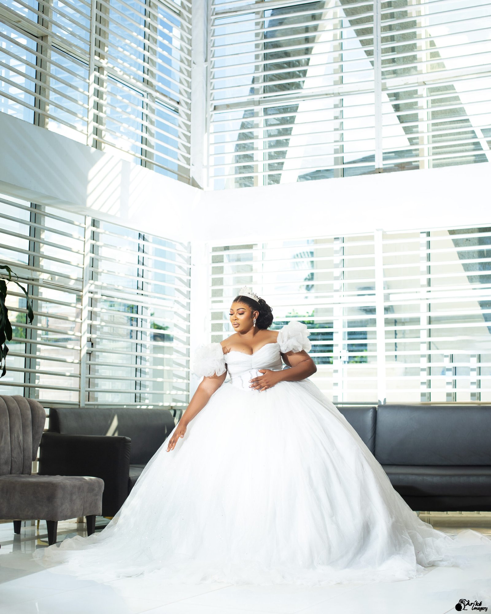 BRIE White Wedding Dress - Image 4