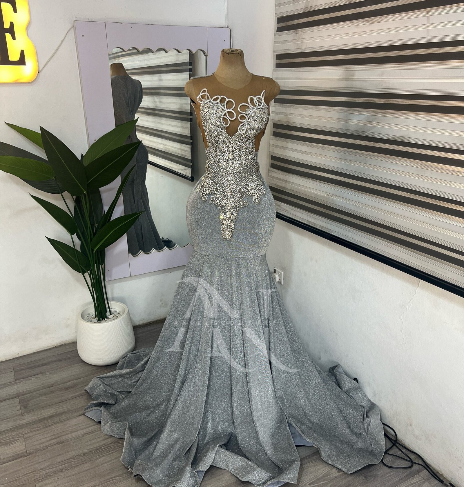 AMY Dress <span class="free-ship-inline">+ Free Shipping</span>